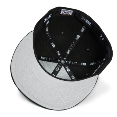 NEW YORK YANKEES 2000 WORLD SERIES CHAMPIONS PATCH FLAG HAT