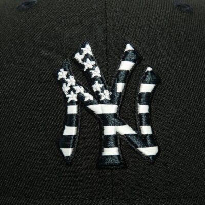 NEW YORK YANKEES 2000 WORLD SERIES CHAMPIONS PATCH FLAG HAT