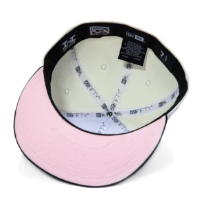 NEW ERA 59FIFTY NEW YORK YANKEES 1999 WORLD SERIES PATCH LUCKY CAT PINK UV HAT
